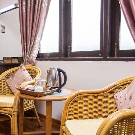 The Hotel Emperor-Inle Nyaung Shwe Kültér fotó