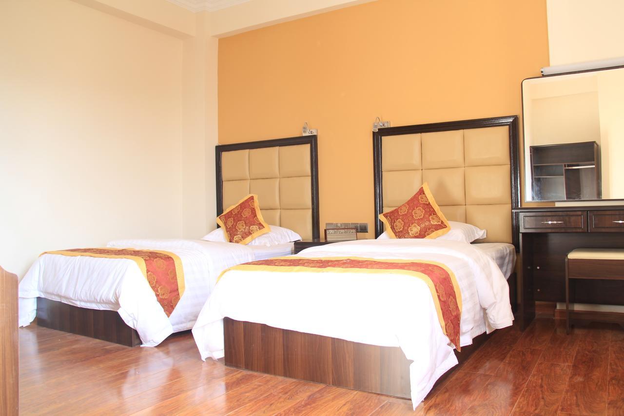 The Hotel Emperor-Inle Nyaung Shwe Kültér fotó