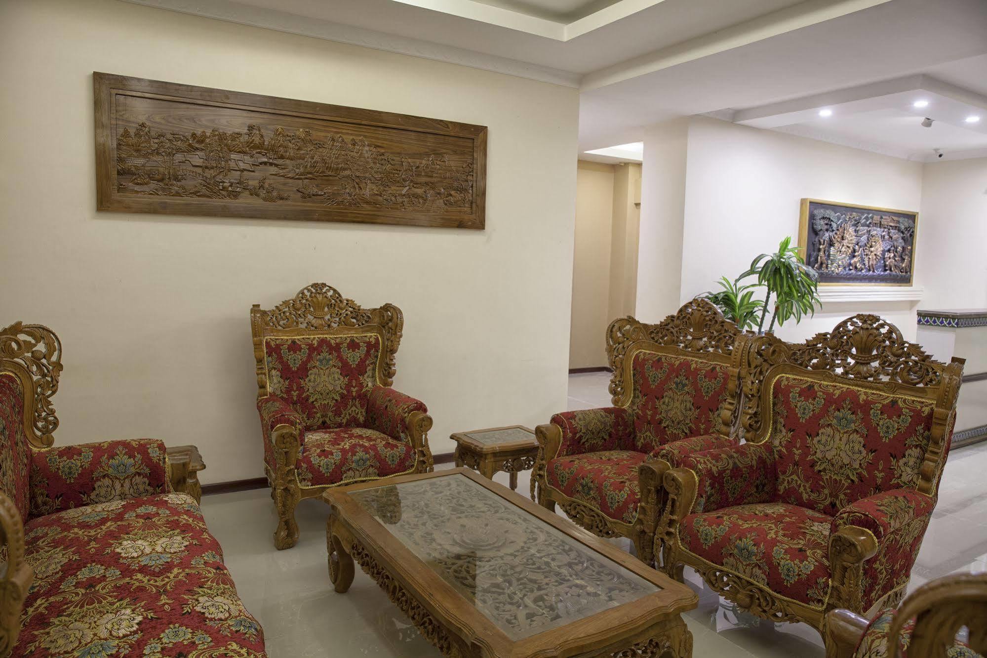 The Hotel Emperor-Inle Nyaung Shwe Kültér fotó