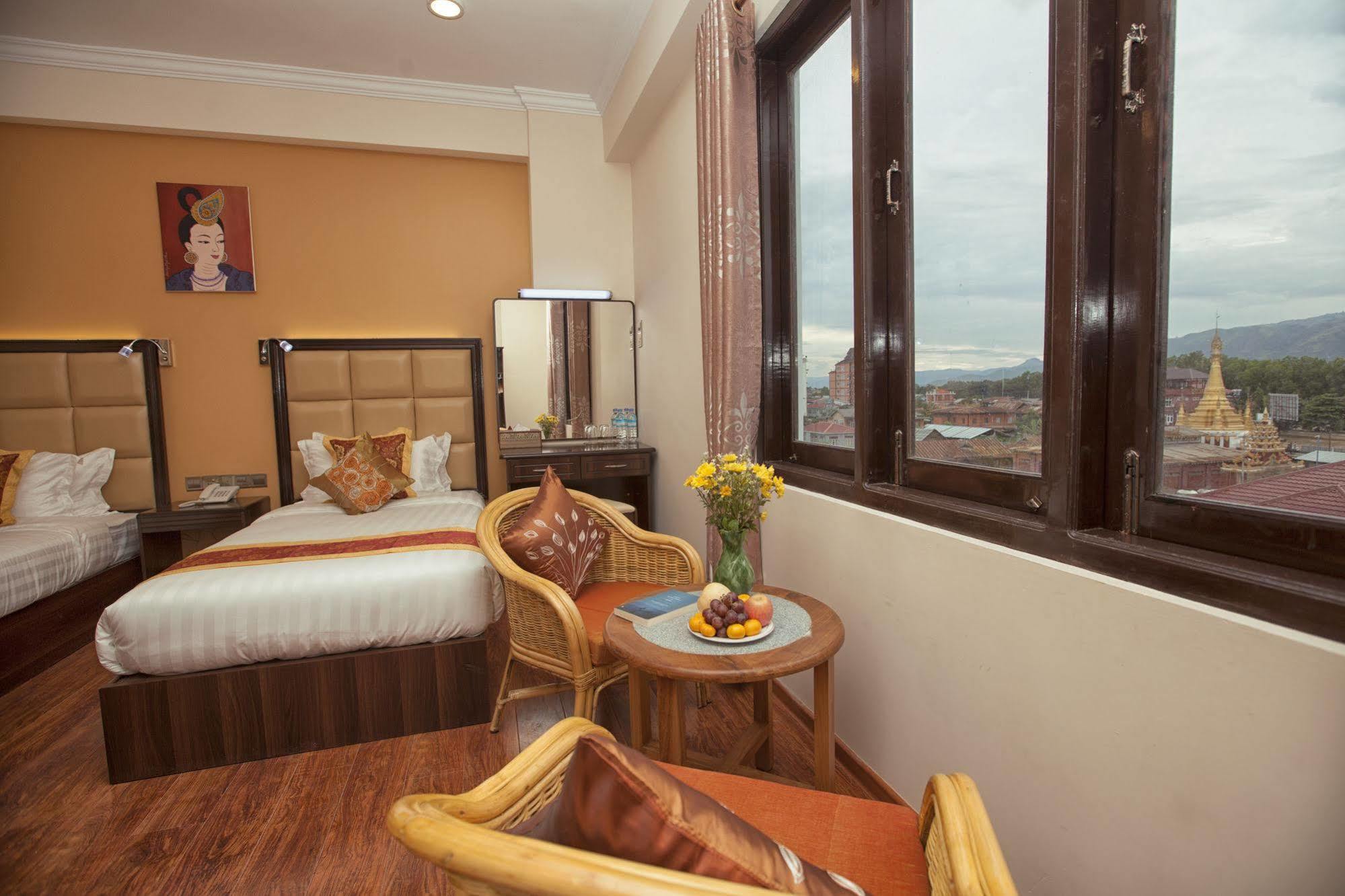 The Hotel Emperor-Inle Nyaung Shwe Kültér fotó