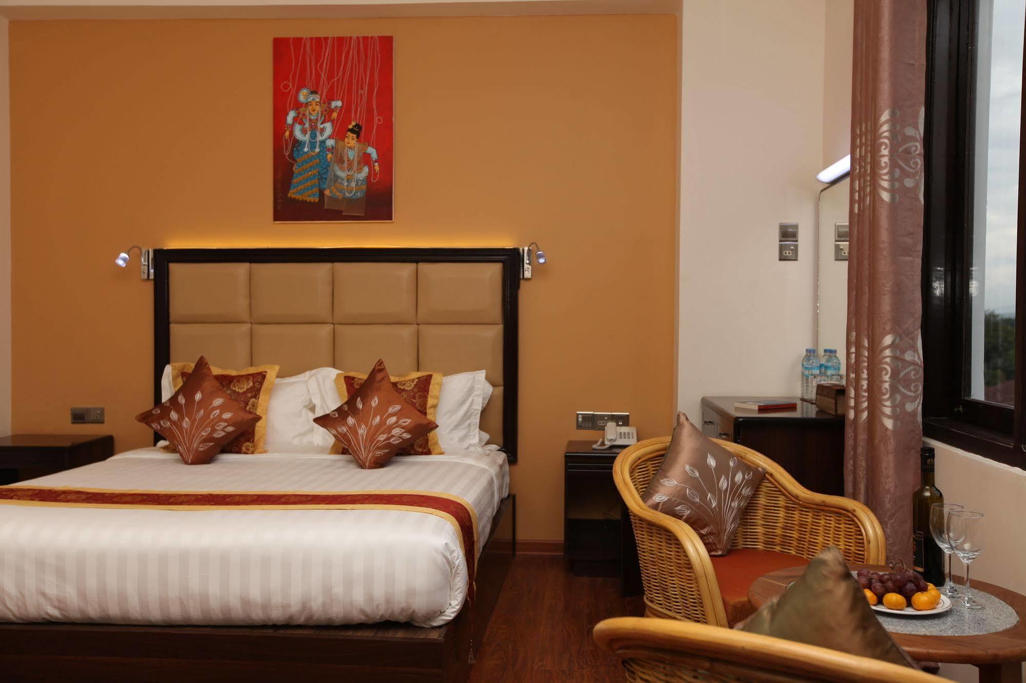 The Hotel Emperor-Inle Nyaung Shwe Kültér fotó