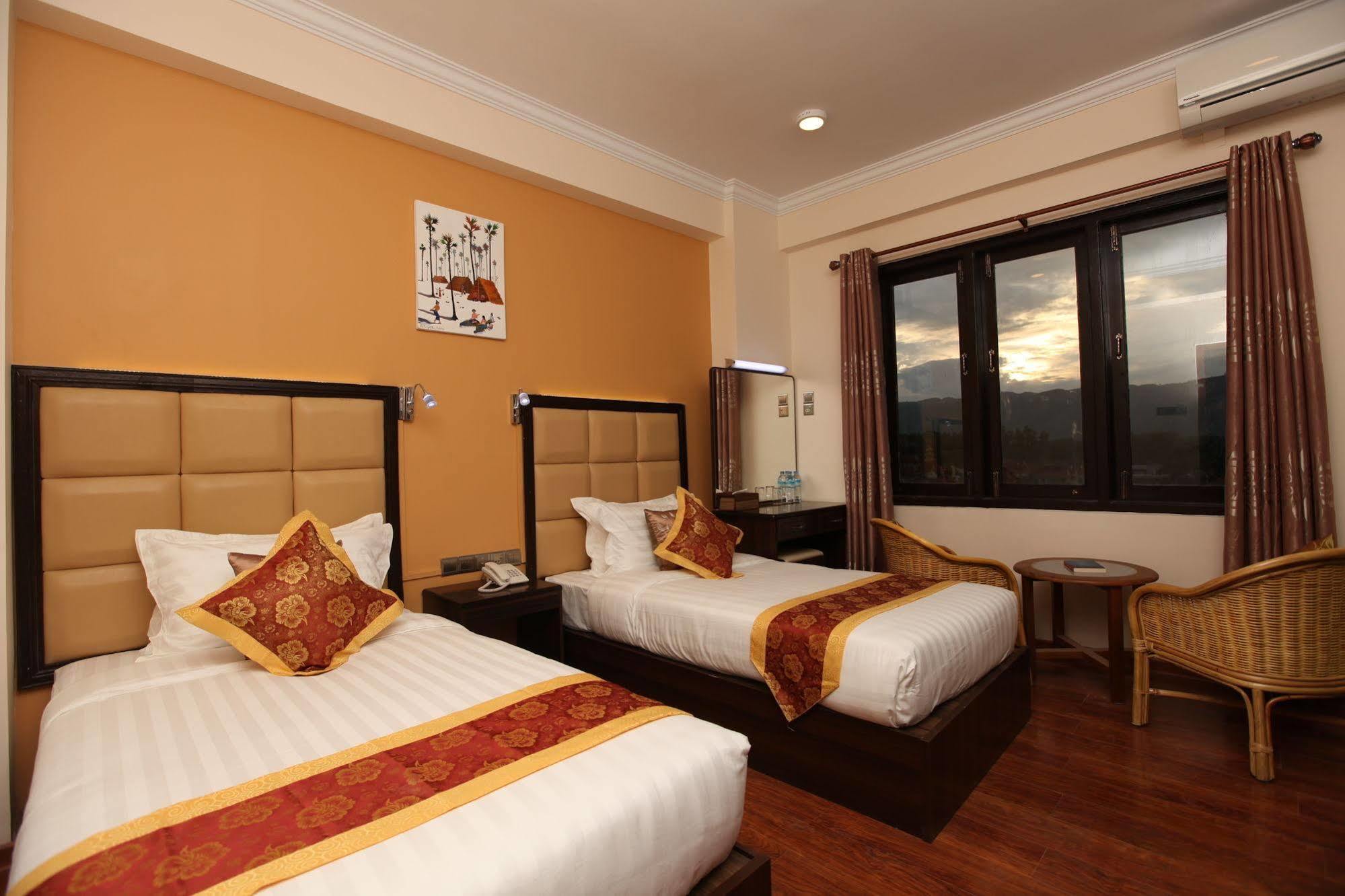 The Hotel Emperor-Inle Nyaung Shwe Kültér fotó
