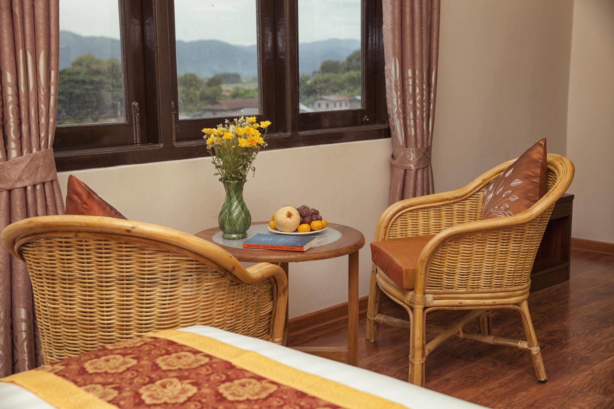 The Hotel Emperor-Inle Nyaung Shwe Kültér fotó