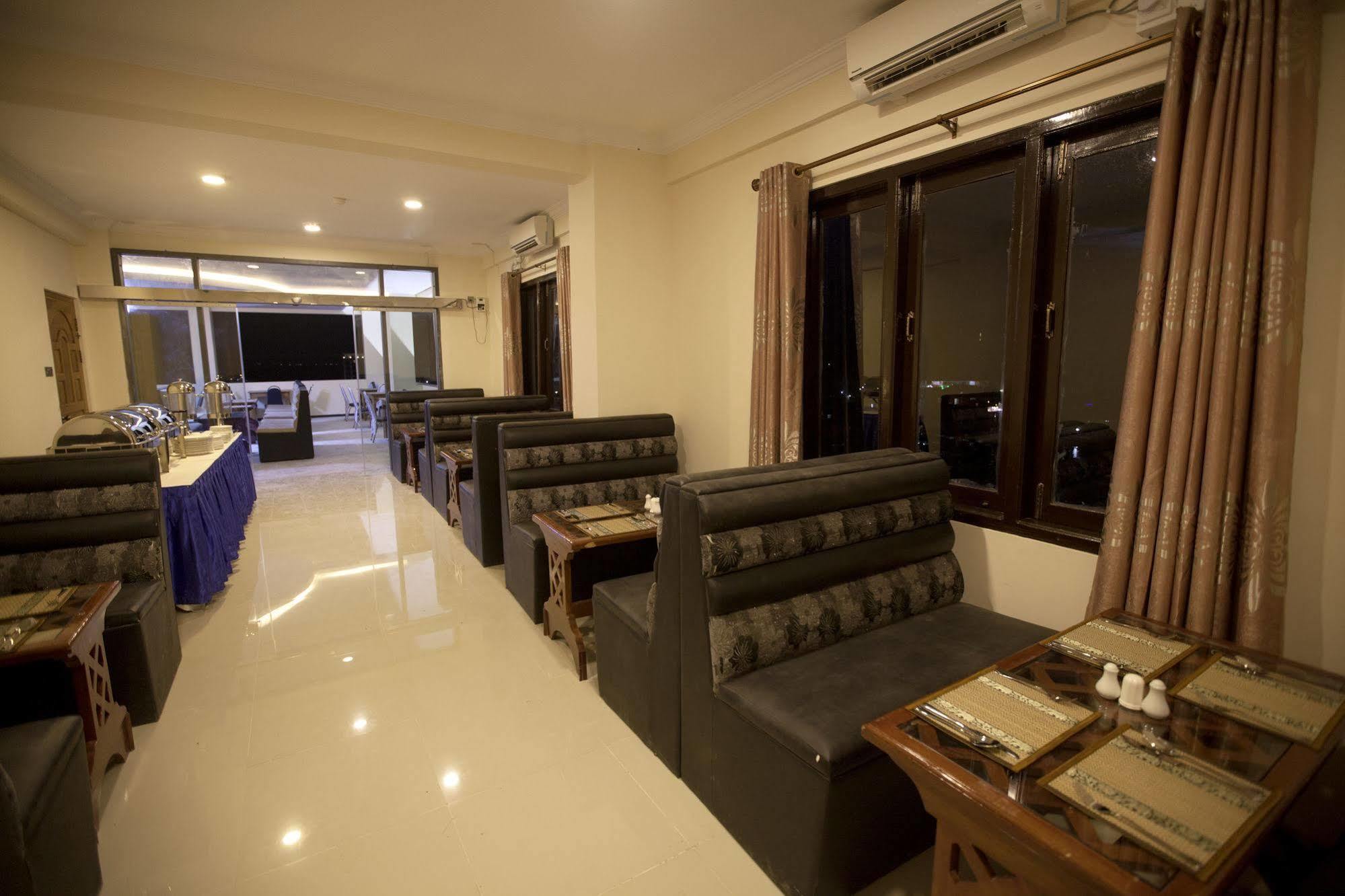 The Hotel Emperor-Inle Nyaung Shwe Kültér fotó
